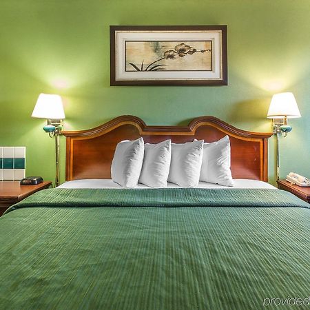 Quality Inn And Suites Macon Kültér fotó