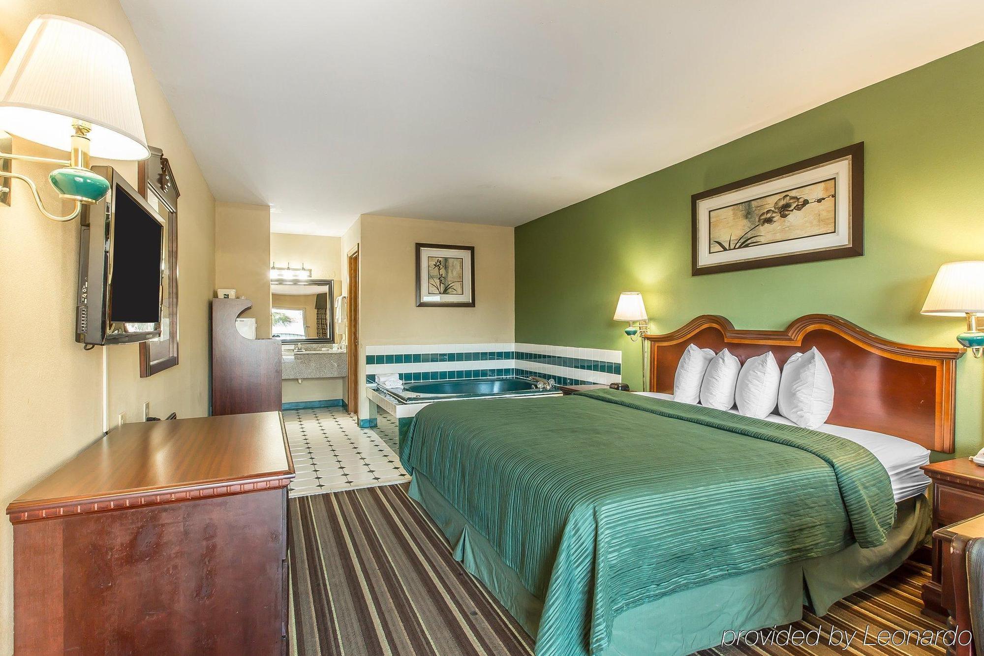 Quality Inn And Suites Macon Kültér fotó